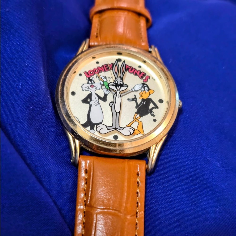 Looney Toons Vintage 1992 Bugs Bunny and Friends Men's Watch